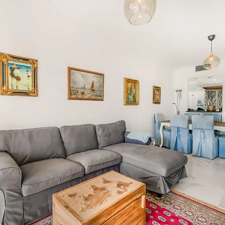 Nueva Andalucia, 2 Bedrooms * Marbella