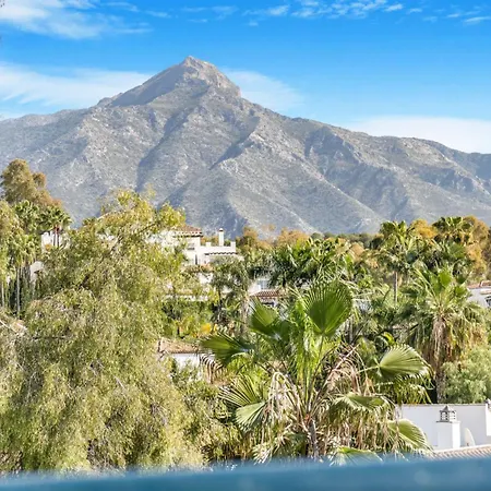 Nueva Andalucia, 2 Bedrooms Apartment *